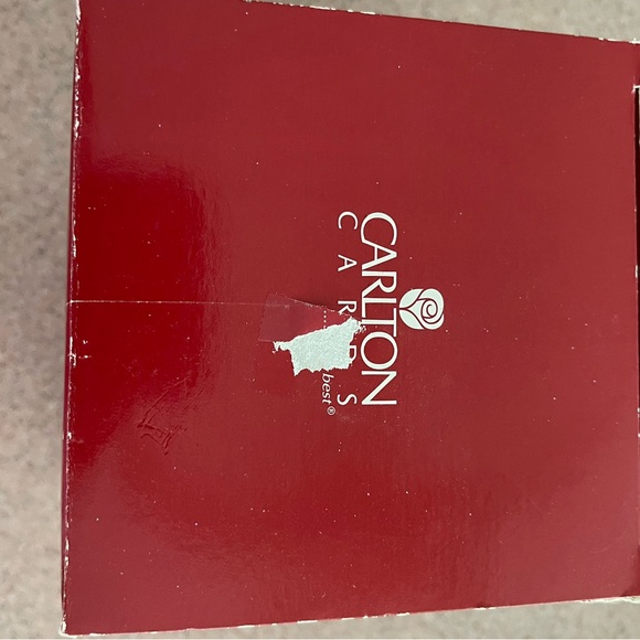 Elvis Hallmark Ornament 2002 - Picture 4 of 10